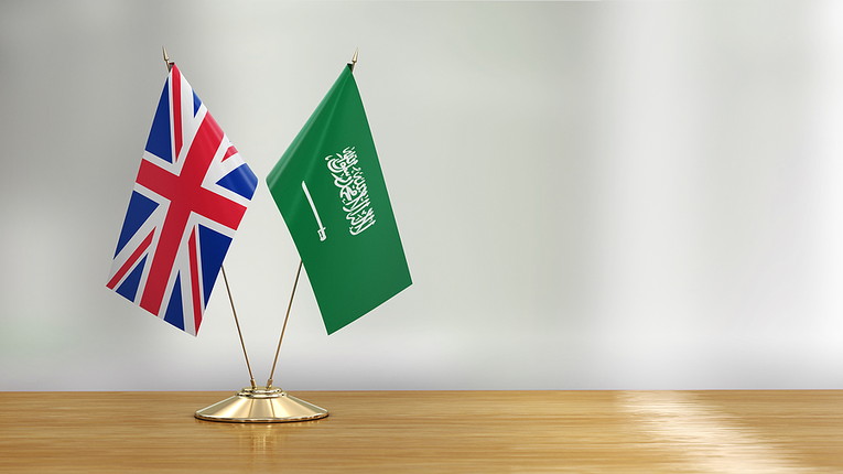 UK and Saudi Arabian Desk Flags